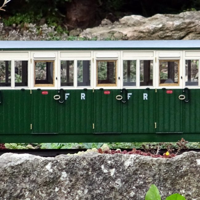 FR Carriage 21 Kit Side on View